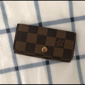 LV key case